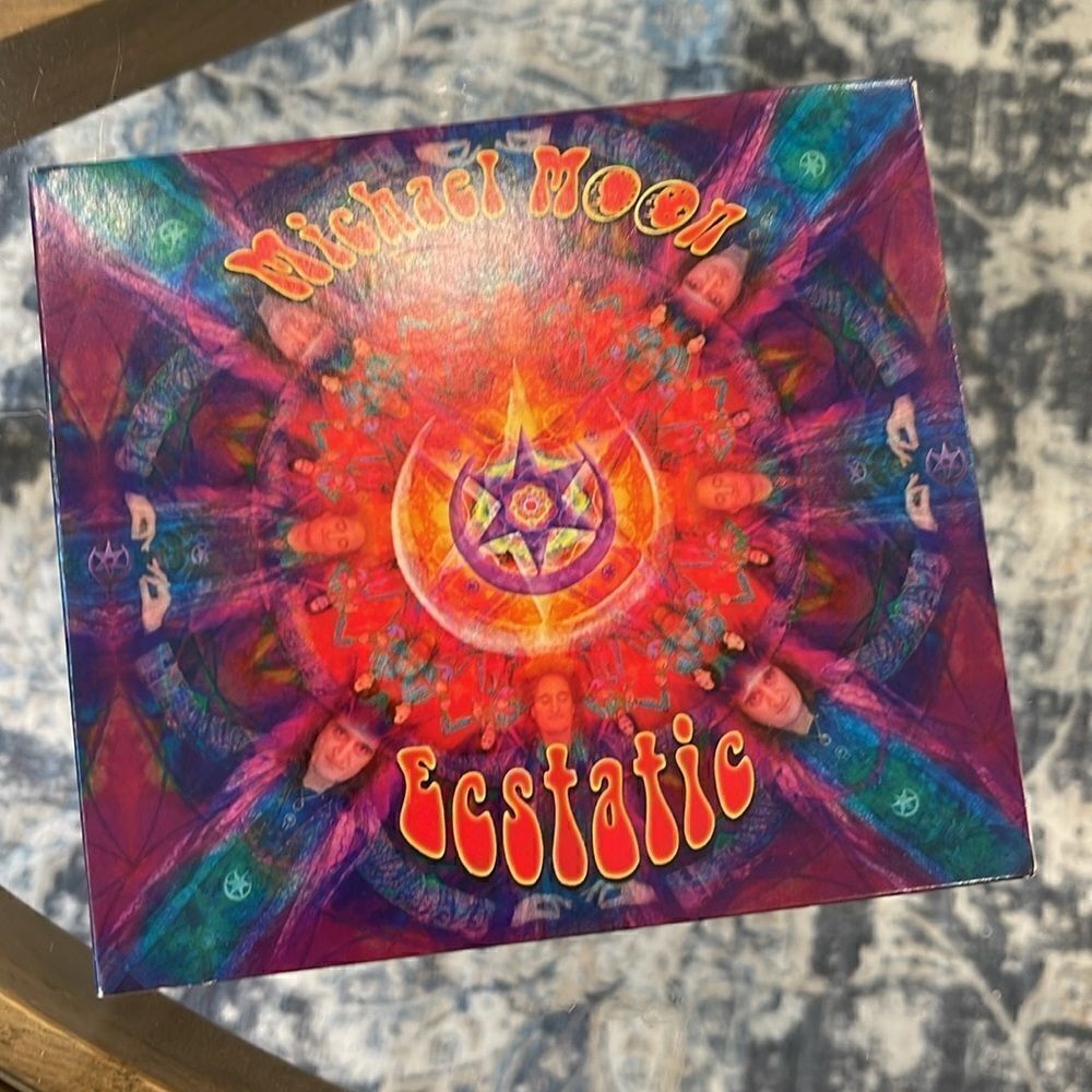 Ecstatic!
by Michael Moon
11 tracks, 50 minutes - Picture 2 of 5